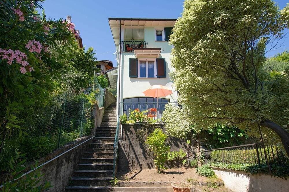 Foto 11 von 30: Schönes alleinstehendes Ferienhaus für 3 Personen mit  W-Lan, TV und Terrasse