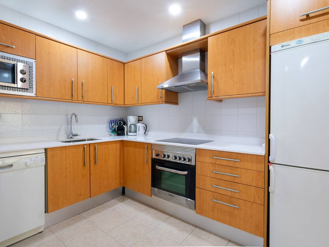 Foto 13 von 35: Moderne Wohnung in Albir, 1 Sz, für 4, Pool, Klimaanlage, WLAN & Parkplatz
