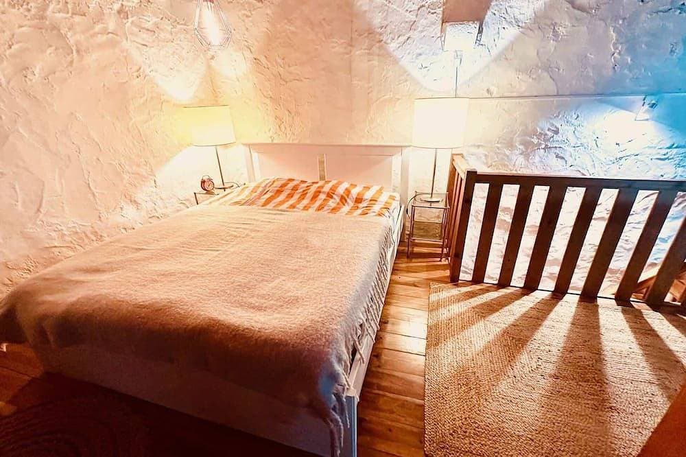 Foto 3 von 30: Charmantes Weinlager-Loft mit Terrasse, Pizzaofen & Kamin – 15 Min. zum Strand