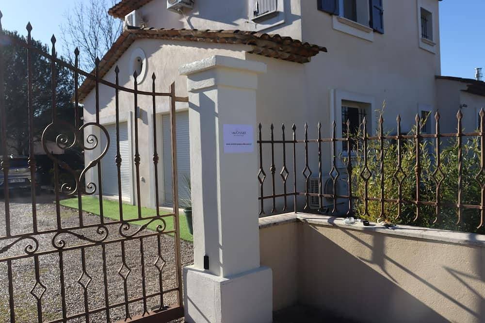 Foto 11 von 30: Villa Cezari: Klimaanlage, Pool, Spa, Massagen, Kino, Billard