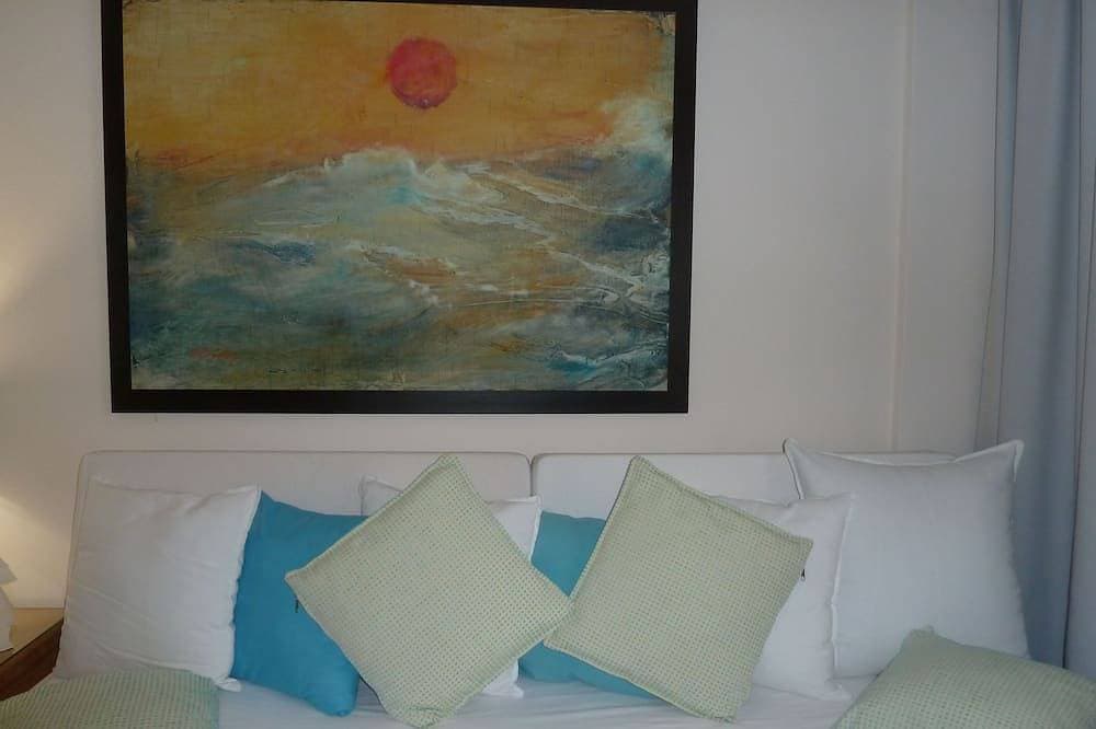 Foto 5 von 30: Colour-Filled Lato Wohnung, Blick auf den Pool, in der Nähe von Rethymno, Kreta