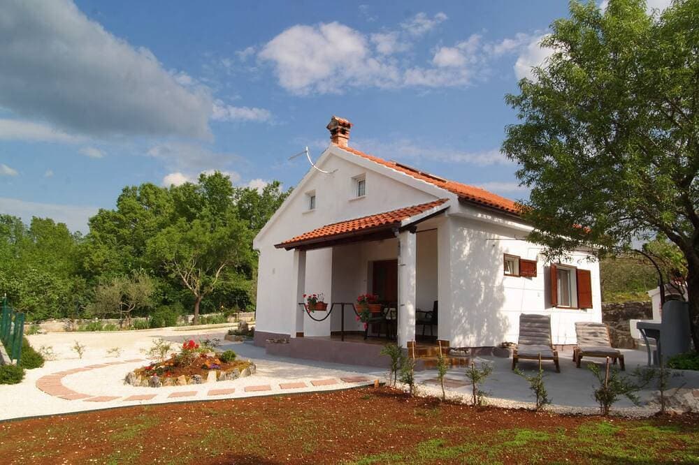 Ferienhaus in der Nähe von Rovinj  ruhige Lage mit großem Garten, Terrasse, WLAN 1
