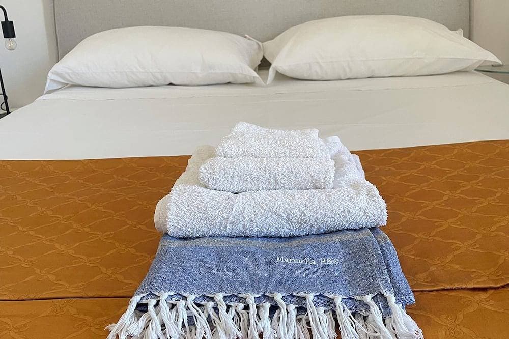Foto 3 von 30: Marinella Home & Sea: Terrace with Ocean View & Comfort in Sferracavallo (Sleeps 8)