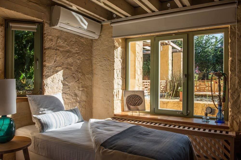 Foto 6 von 30: Villa Dimi  family friendly , near Sandy Beach Kalathas