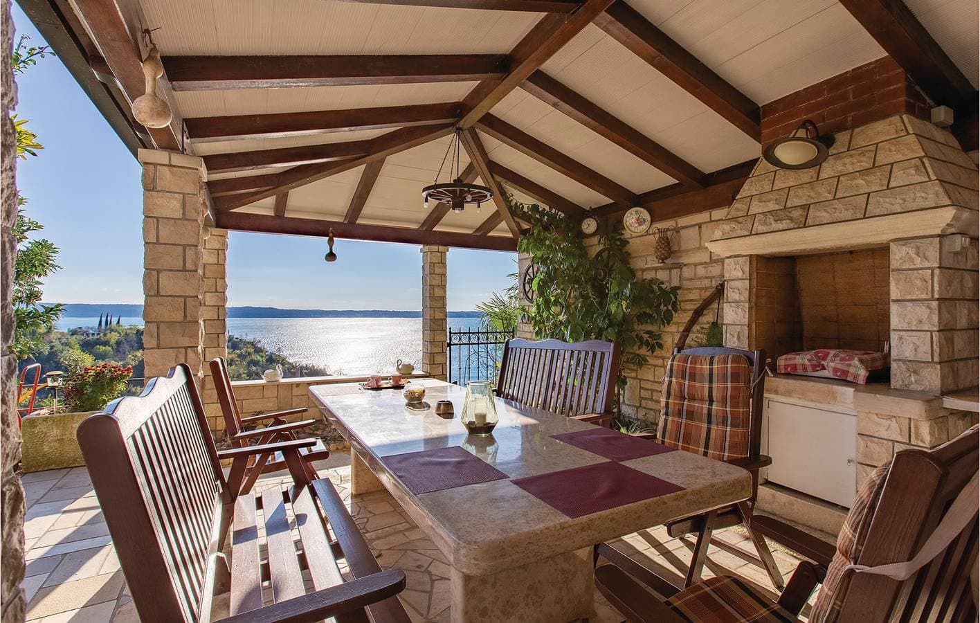 Foto 9 von 22: Ferienwohnung für 4 Personen mit Terrasse