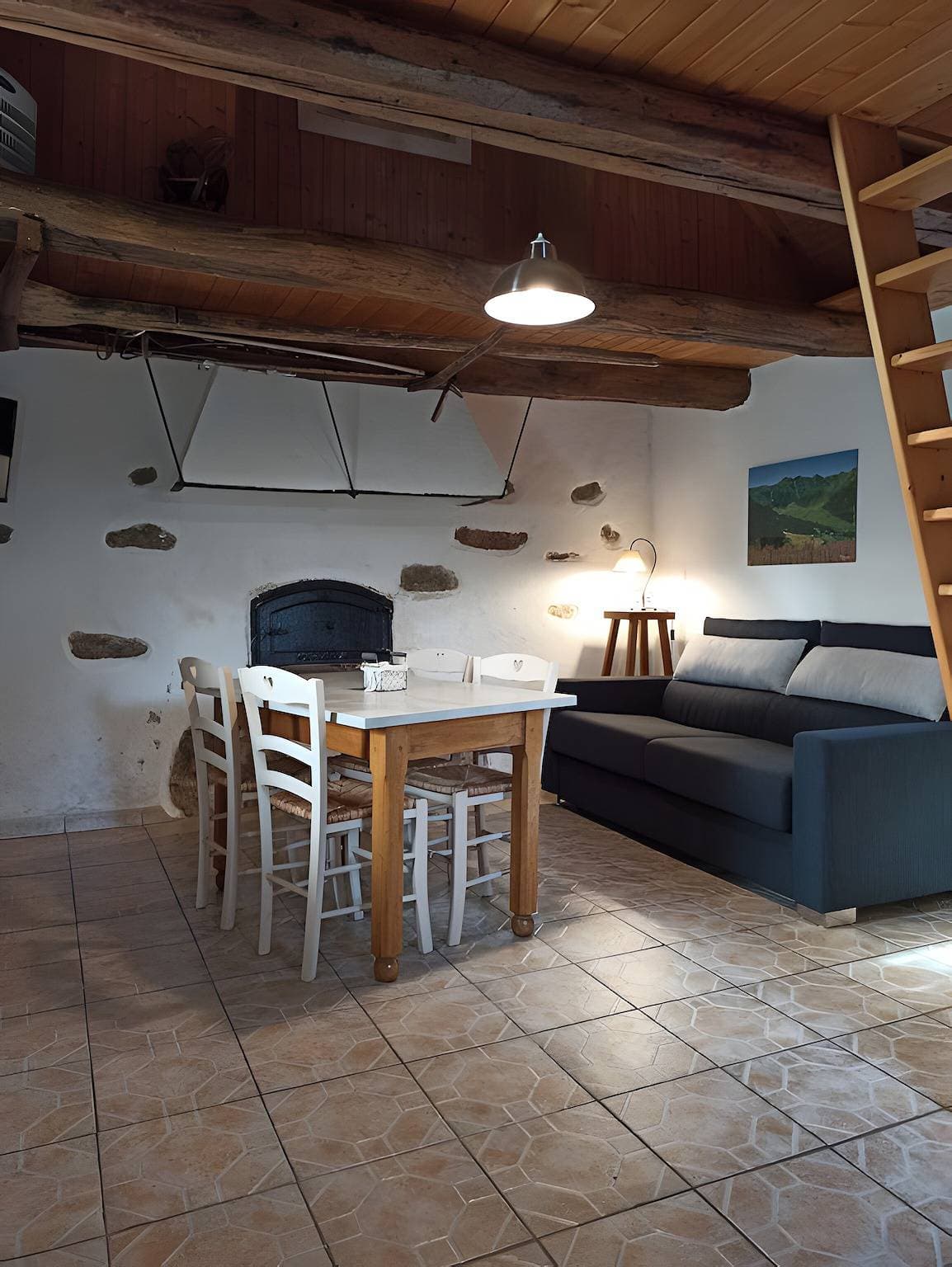 Foto 5 von 11: Petite Maisonnette Auvergnate mit Bergblick
