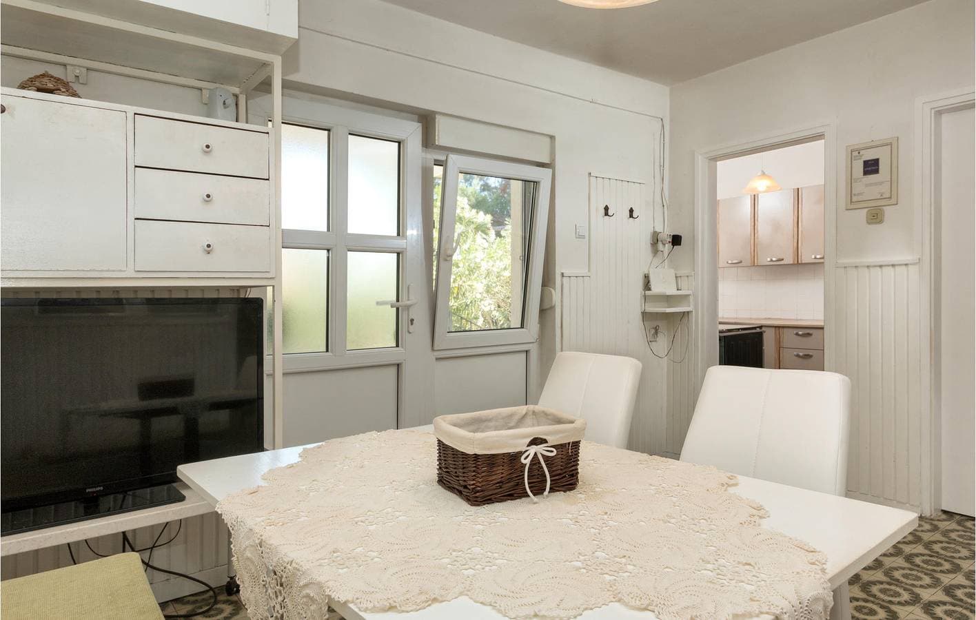 Foto 7 von 20: Gemütliche Ferienwohnung mit Terrasse, Klimaanlage und Parkplatz in der Nähe des Strandes Bijela