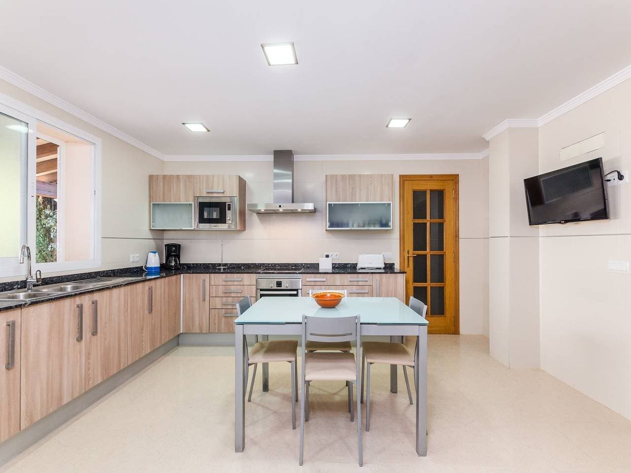 Foto 4 von 44: Villa für 8 Personen mit Pool