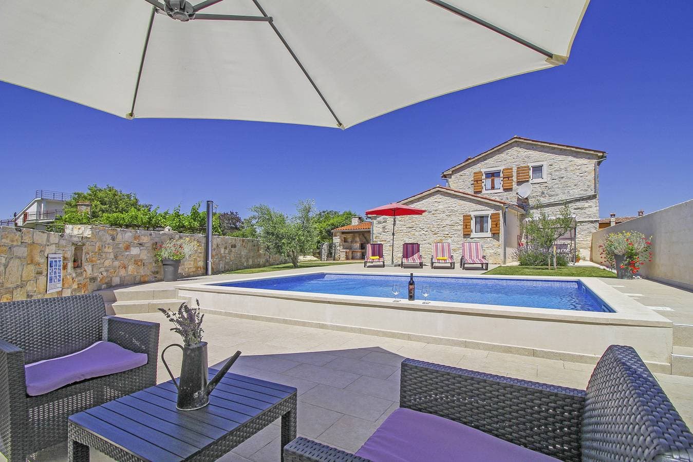 Ferienhaus Dolores * eingezäunter Garten, privater Pool, Grill, WLAN 1