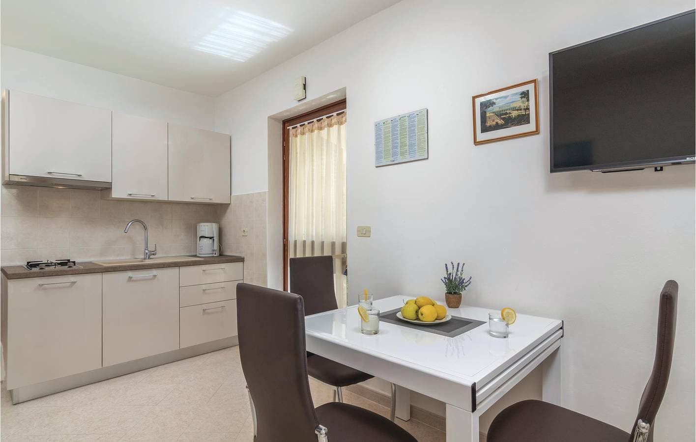 Foto 8 von 28: Gemütliche Ferienwohnung mit Terrasse, WLAN und nur wenige Schritte vom Strand entfernt
