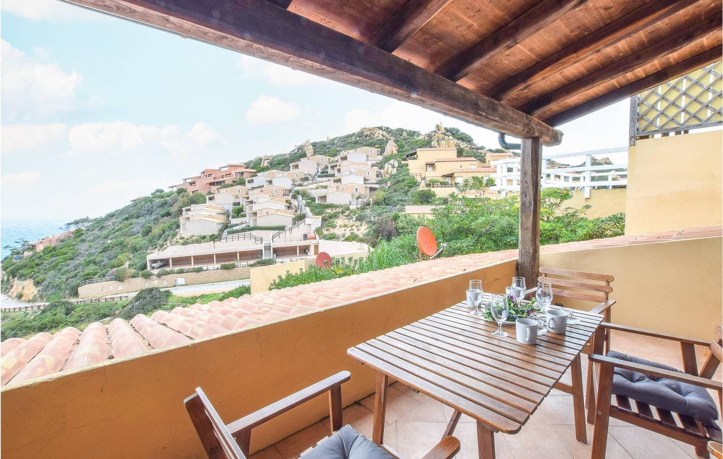 Foto 7 von 14: Apartment mit Meerblick, Küche, Pool und Parkplatz