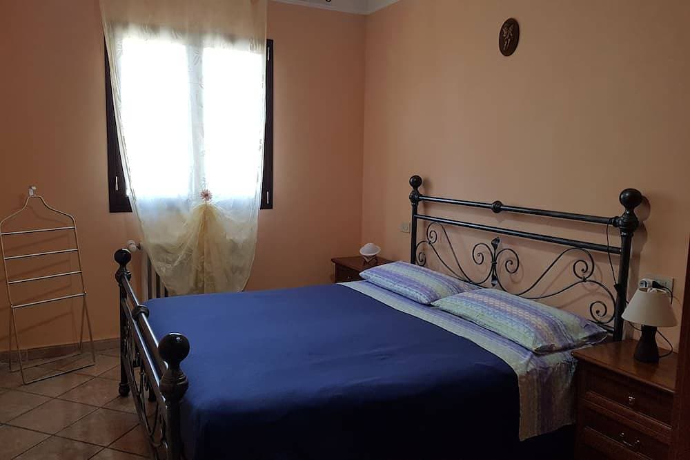 Foto 3 von 24: App.in semi-detached villa private garden and parking shared pool