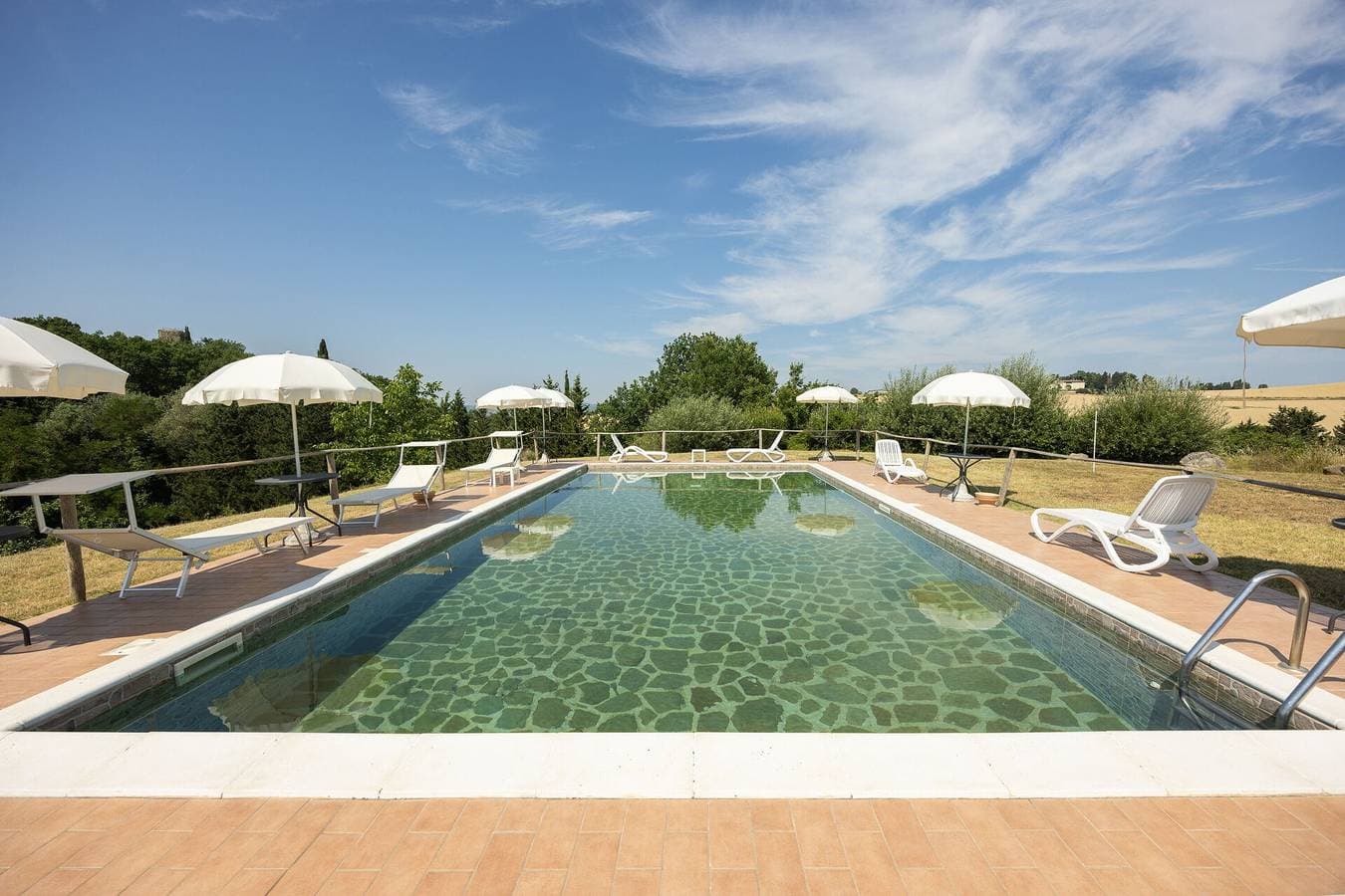 Foto 2 von 31: Il Giuncheto Casale Rooms, Pool, Umbrian Countryside - Casale 1
