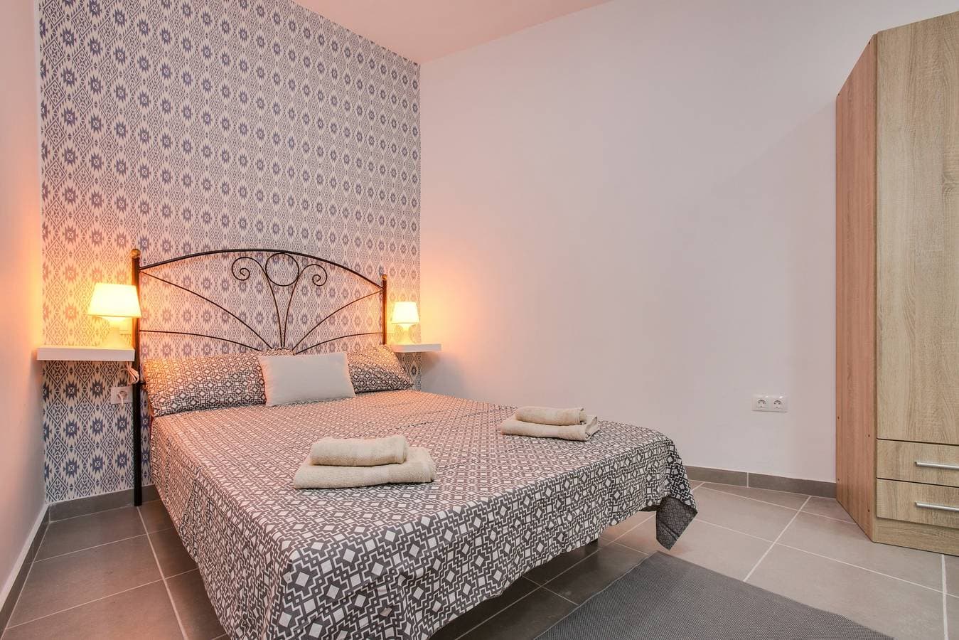 Foto 11 von 20: Gemütliche Ferienwohnung "2B El Amore" in Meeresnähe mit WLAN und Ventilatoren