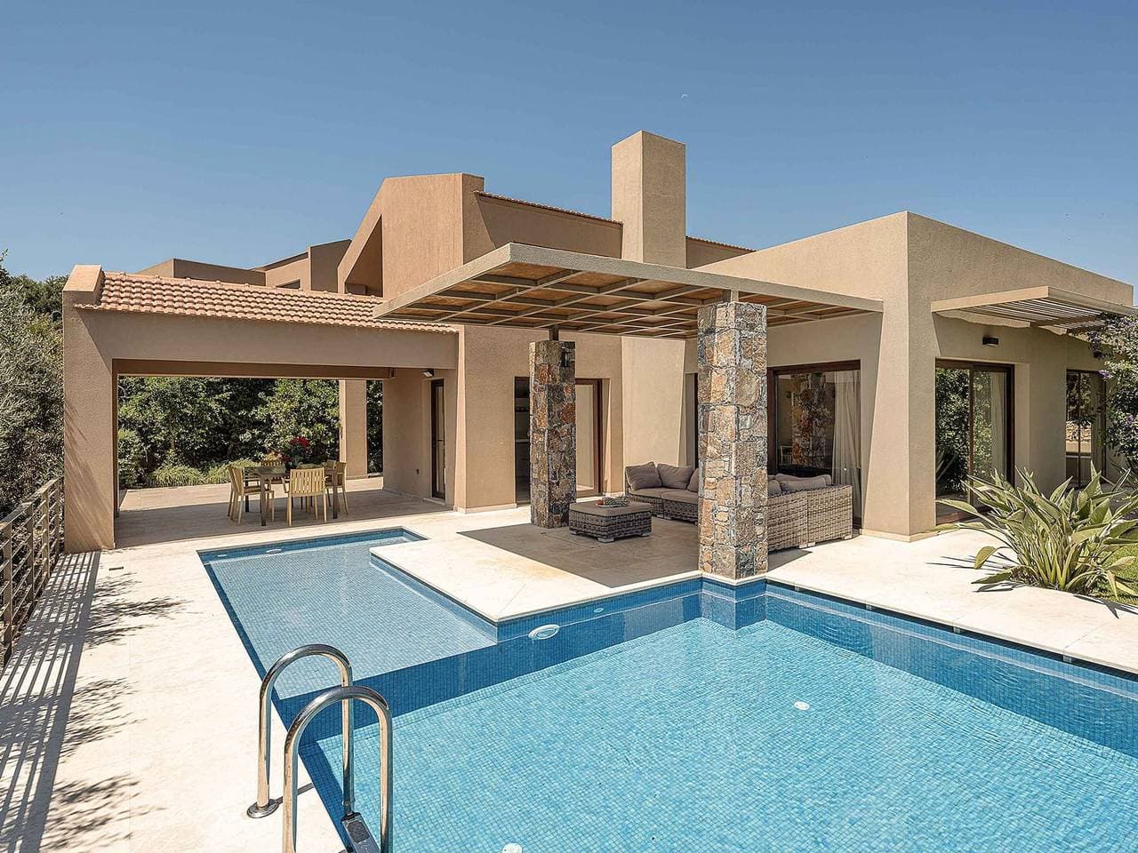 Foto 2 von 56: Villa für 8 Personen mit Pool