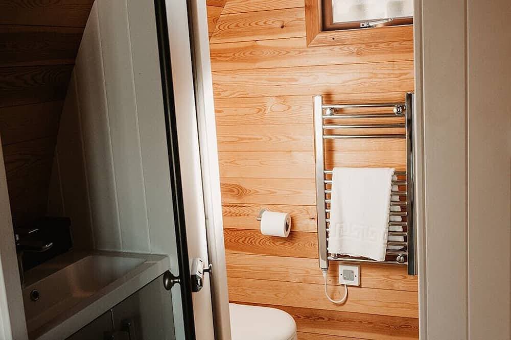 Foto 3 von 6: Kabine-Ensuite mit Dusche-Blick auf die Landschaft-Twin Glamping Pod