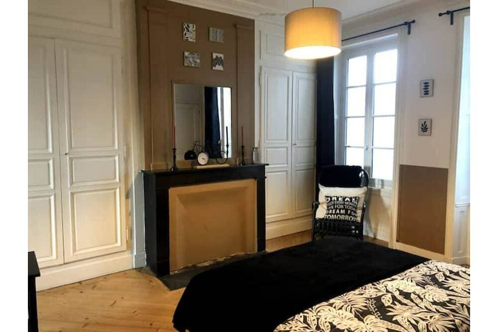 Foto 4 von 7: Quiet & comfortable downtown location + private parking