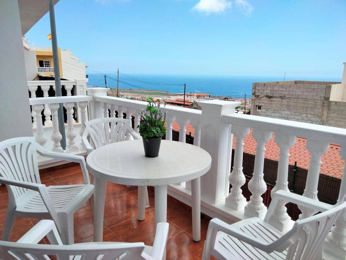 Atlantic View Los Menores 1
