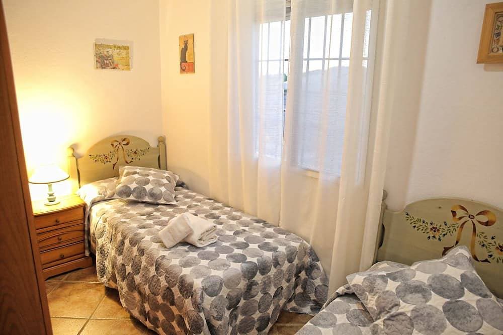 Foto 4 von 30: Private villa, surrounded by orange trees, with swimming pool, 10 minutes from the center.