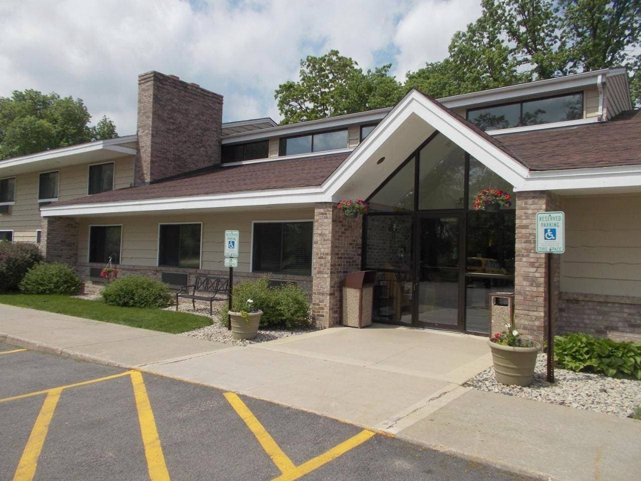 Boarders Inn and Suites by Cobblestone Hotels - Ripon 1