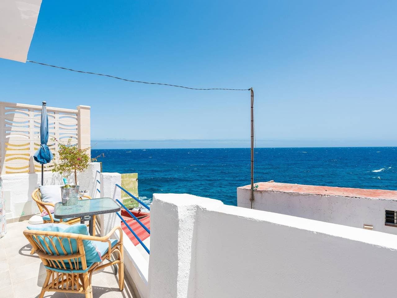 Foto 10 von 28: Apartment mit Meerblick, Küche und Balkon, 2 km vom Strand von Radazul entfernt