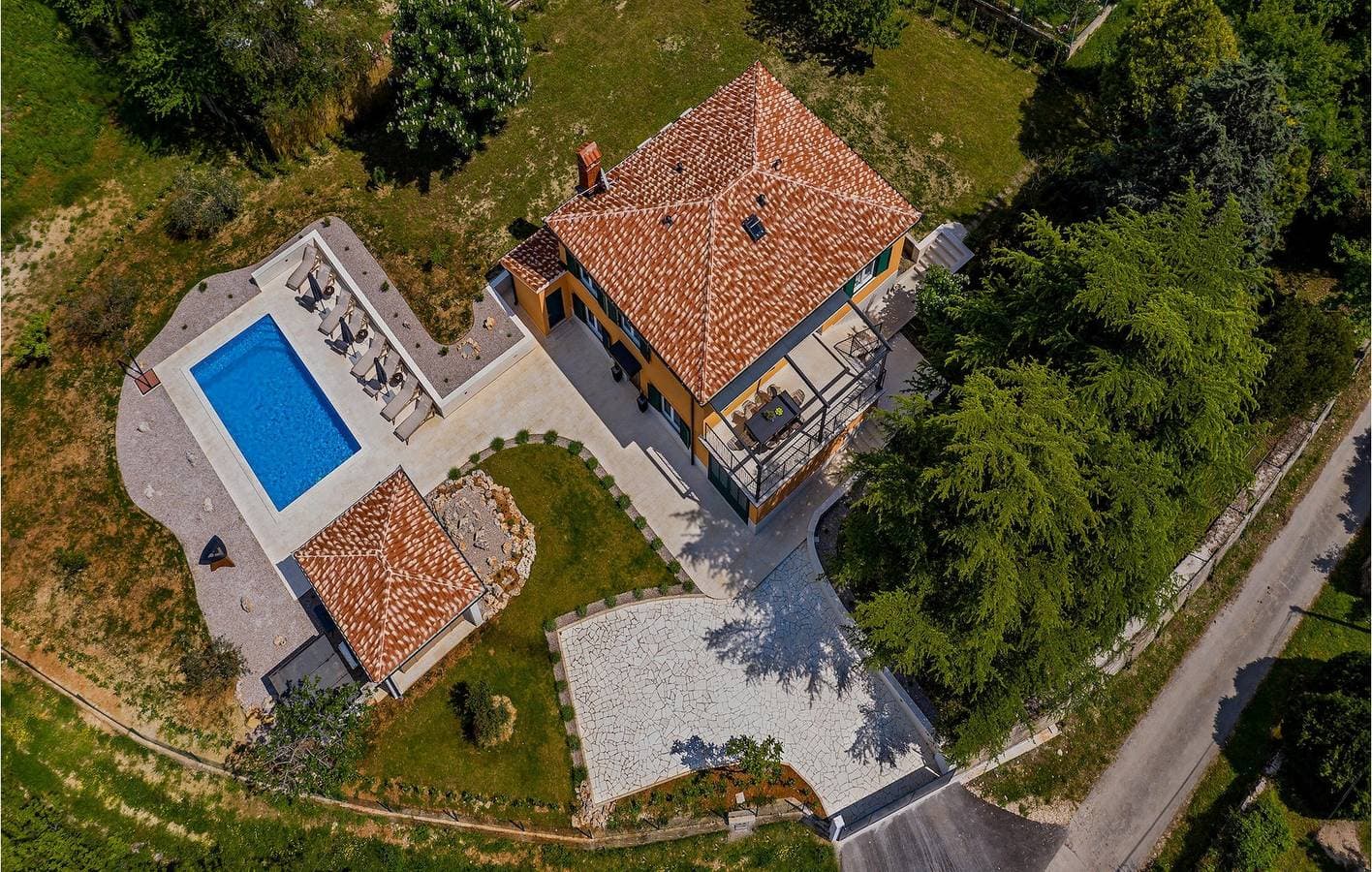 Foto 4 von 57: Geräumige 1-Zimmer-Wohnung mit Pool, WLAN und Parkplatz in der Nähe des Stadtzentrums