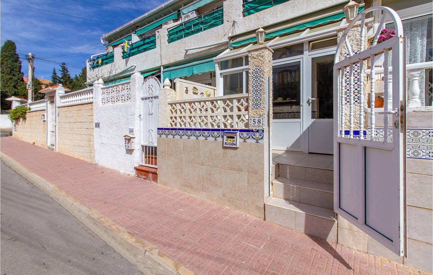 Appartement am Strand mit WiFi & AC 1