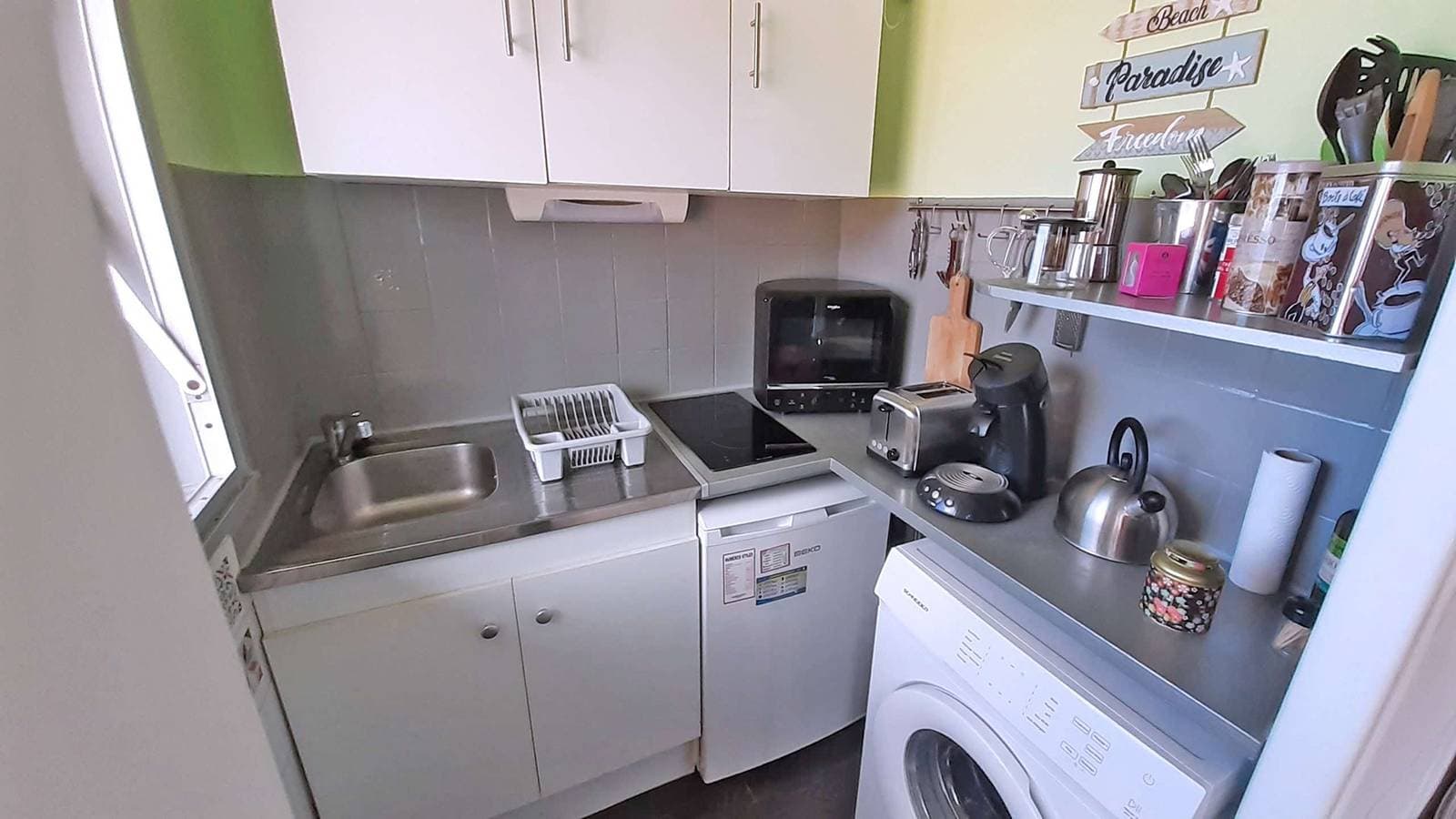 Foto 5 von 8: Studio 2 personen – Meerblick – Klimaanlage – WiFi – Innenstadt – Nahe dem Strand – Sainte Maxime – 3*