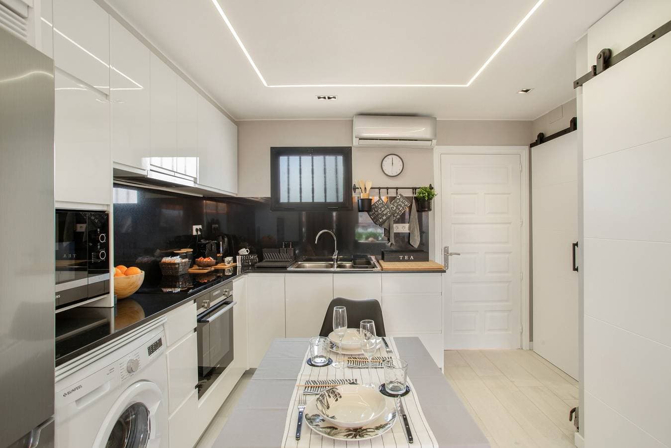 Foto 7 von 29: Ferienwohnung 'Estrella Del Mar Vista Al Puerto' mit Meerblick, Wi-Fi und Klimaanlage