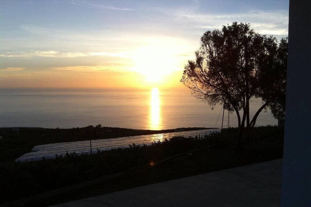Foto 10 von 25: Abgelegene Villa mit Panoramablick auf das Meer - mit Infinity-Pool - Free Wifi