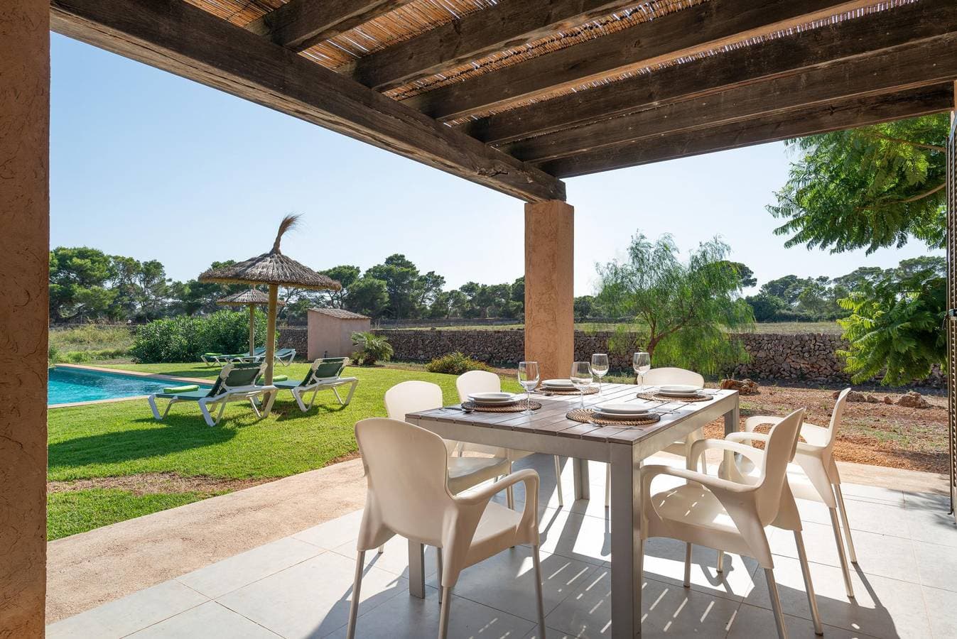 Foto 8 von 36: Es Regalo - Pérgola - Wunderschöne Villa mit privatem Schwimmbad und kostenlosem W-Lan.