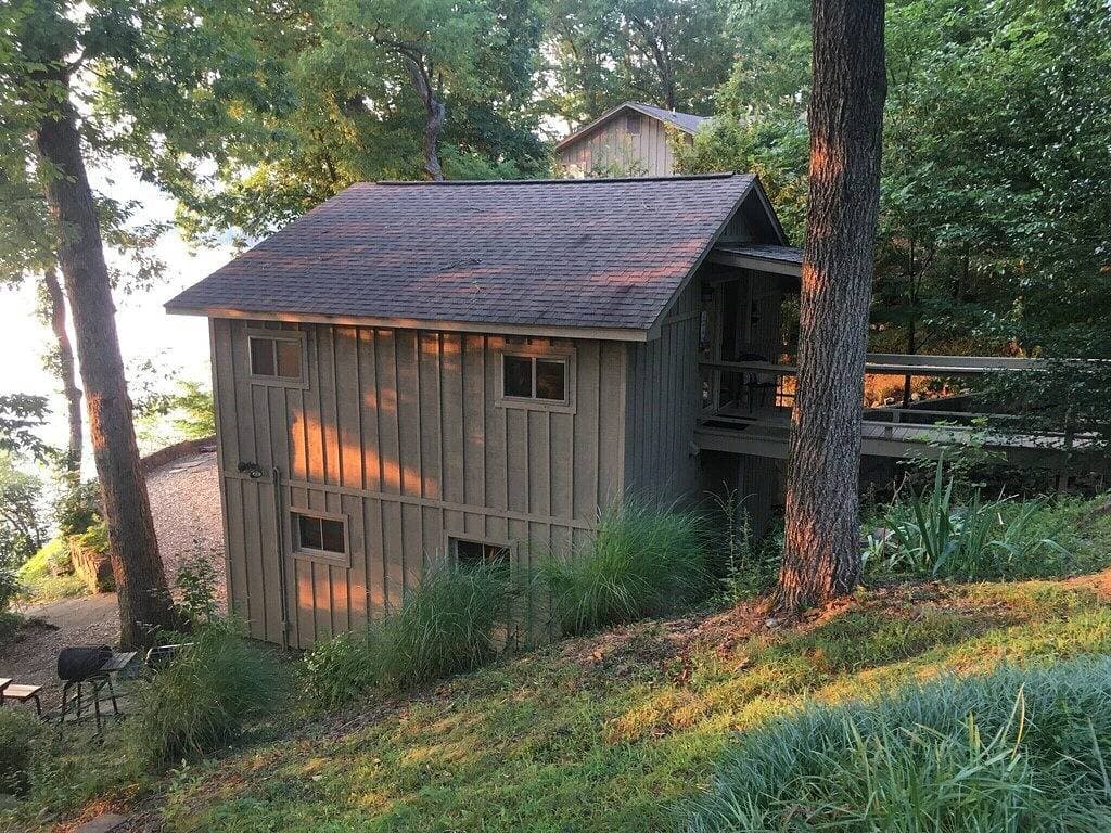 Foto 12 von 50: Neues, abgelegenes Ferienhaus in Spencer Bay, Lake Catherine, nur wenige Minuten von Track & Town entfernt