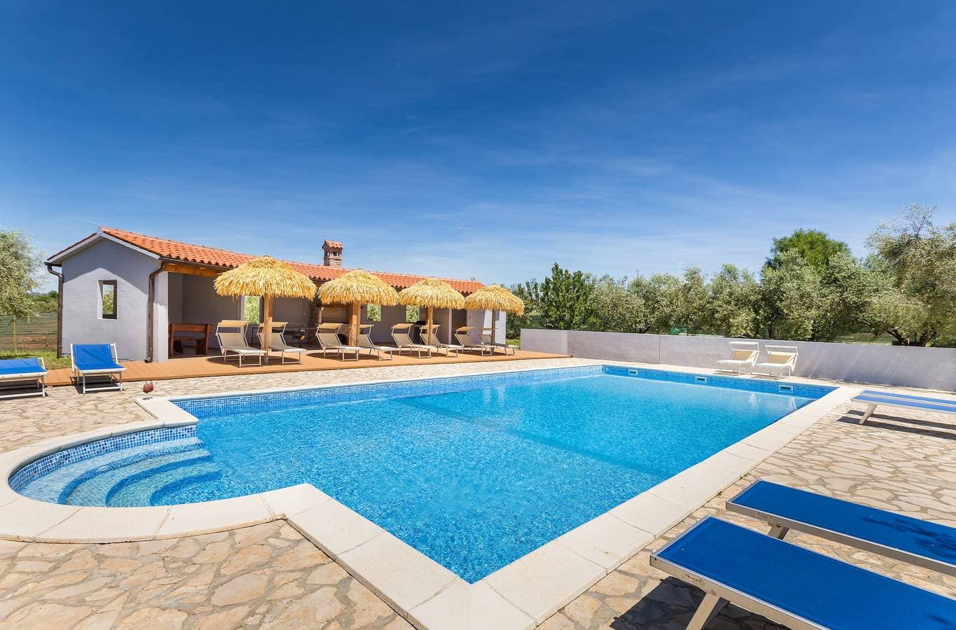 Luxe Double Room Marceta 7 with Shared Pool 1