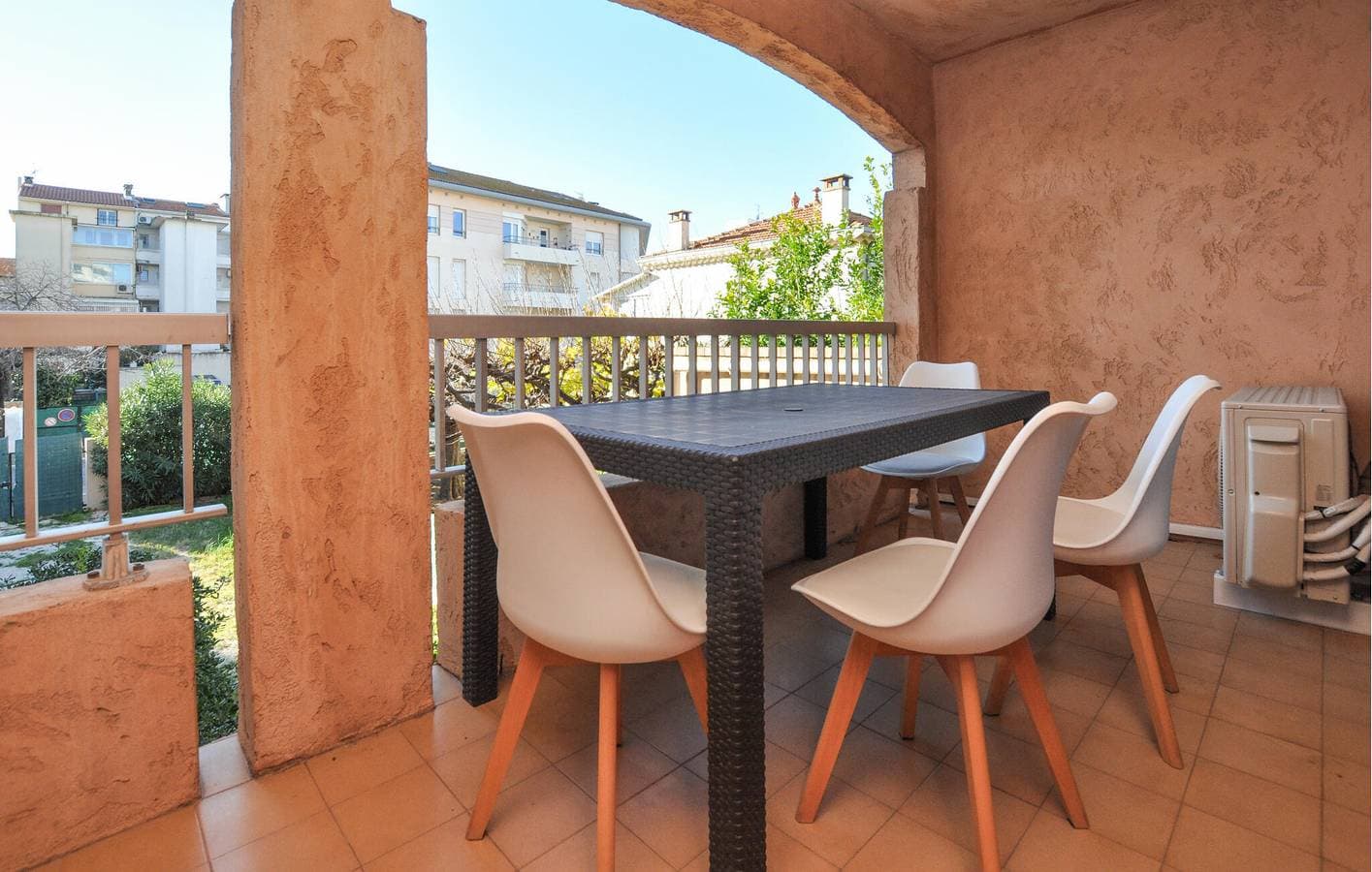 Foto 4 von 20: Modernes Apartment mit Terrasse und Parkplatz, 1,5 km zum Strand