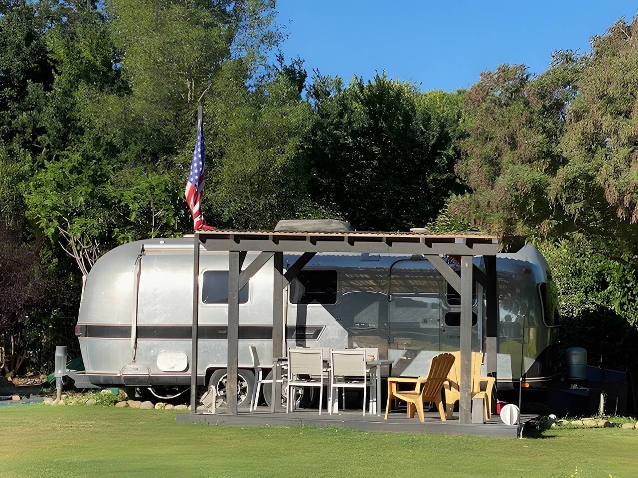 Foto 7 von 46: Airstream Wohnwagen mit Poolzugang und WLAN