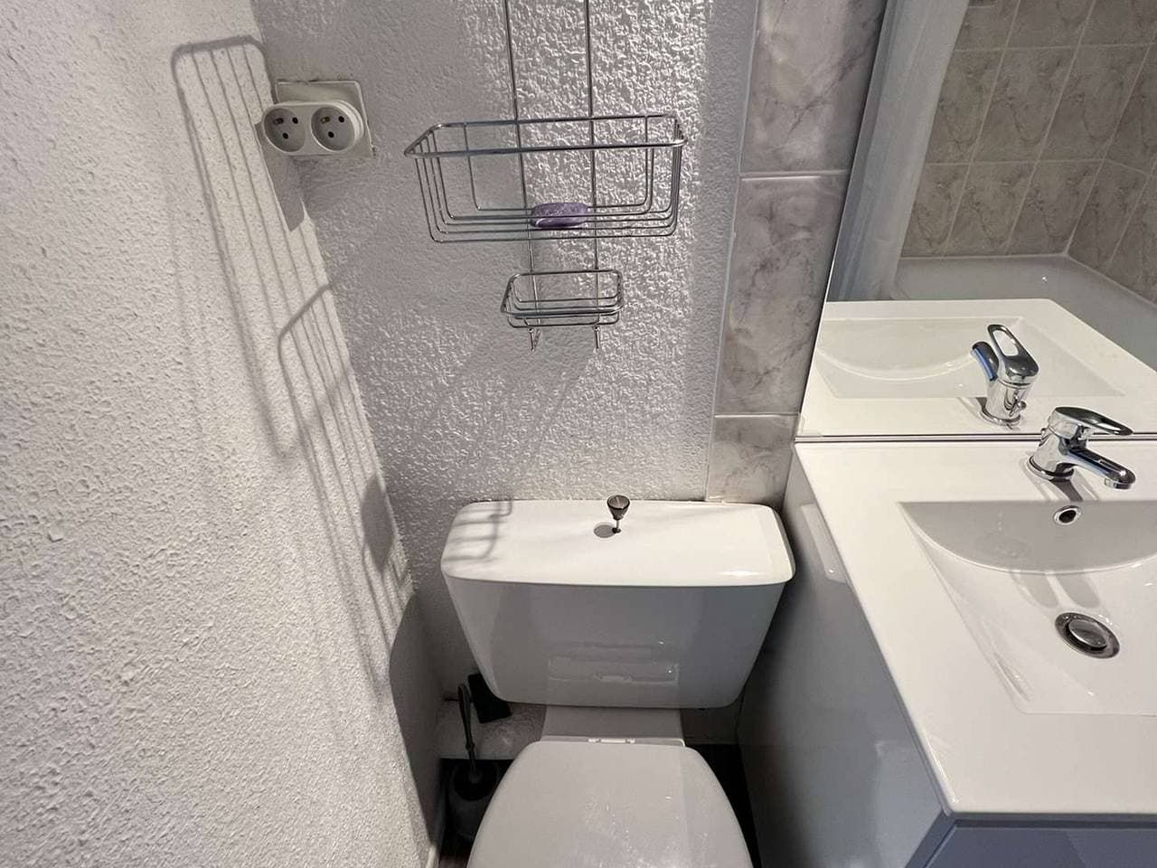 Foto 13 von 13: Studio für 4 - Pool, Parkplatz, Waschmaschine, In der Nähe von Geschäften
