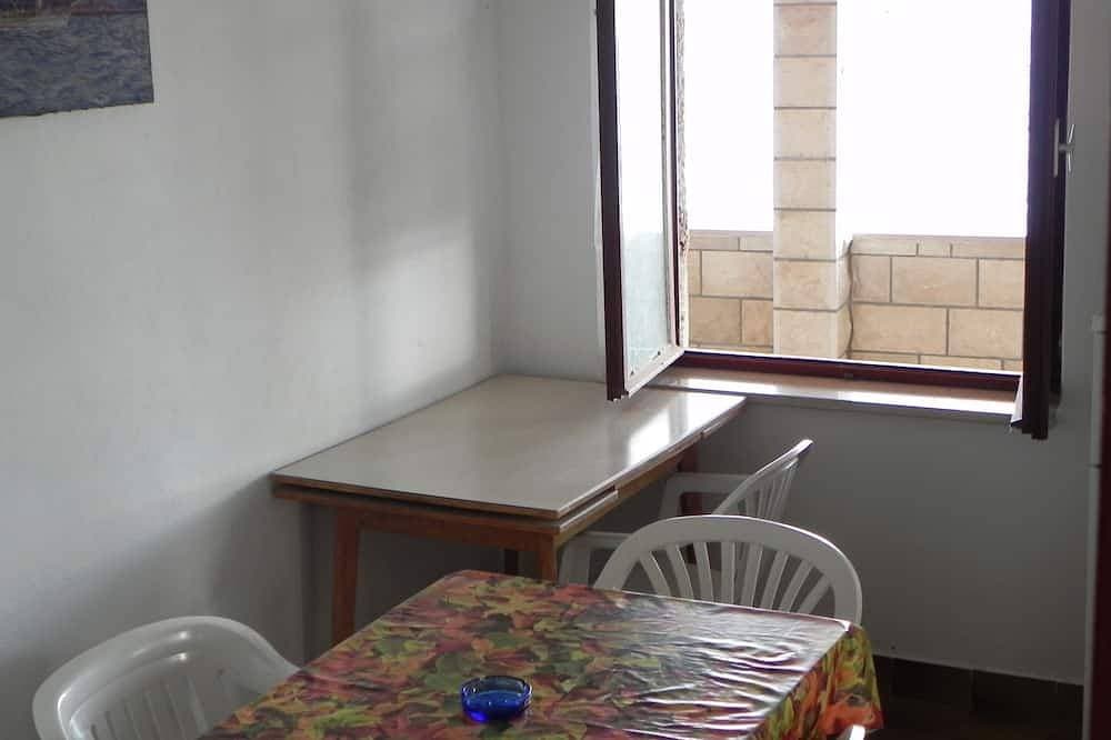 Foto 7 von 13: 4-Zimmer-Ferienwohnung am Strand Sveta Nedilja, Hvar