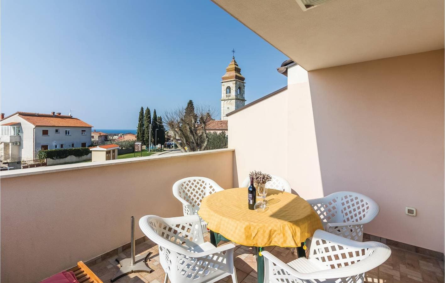 Foto 8 von 37: Gemütliche 1-Zimmer-Wohnung mit Meerblick, WLAN und Parkplatz in Fažana