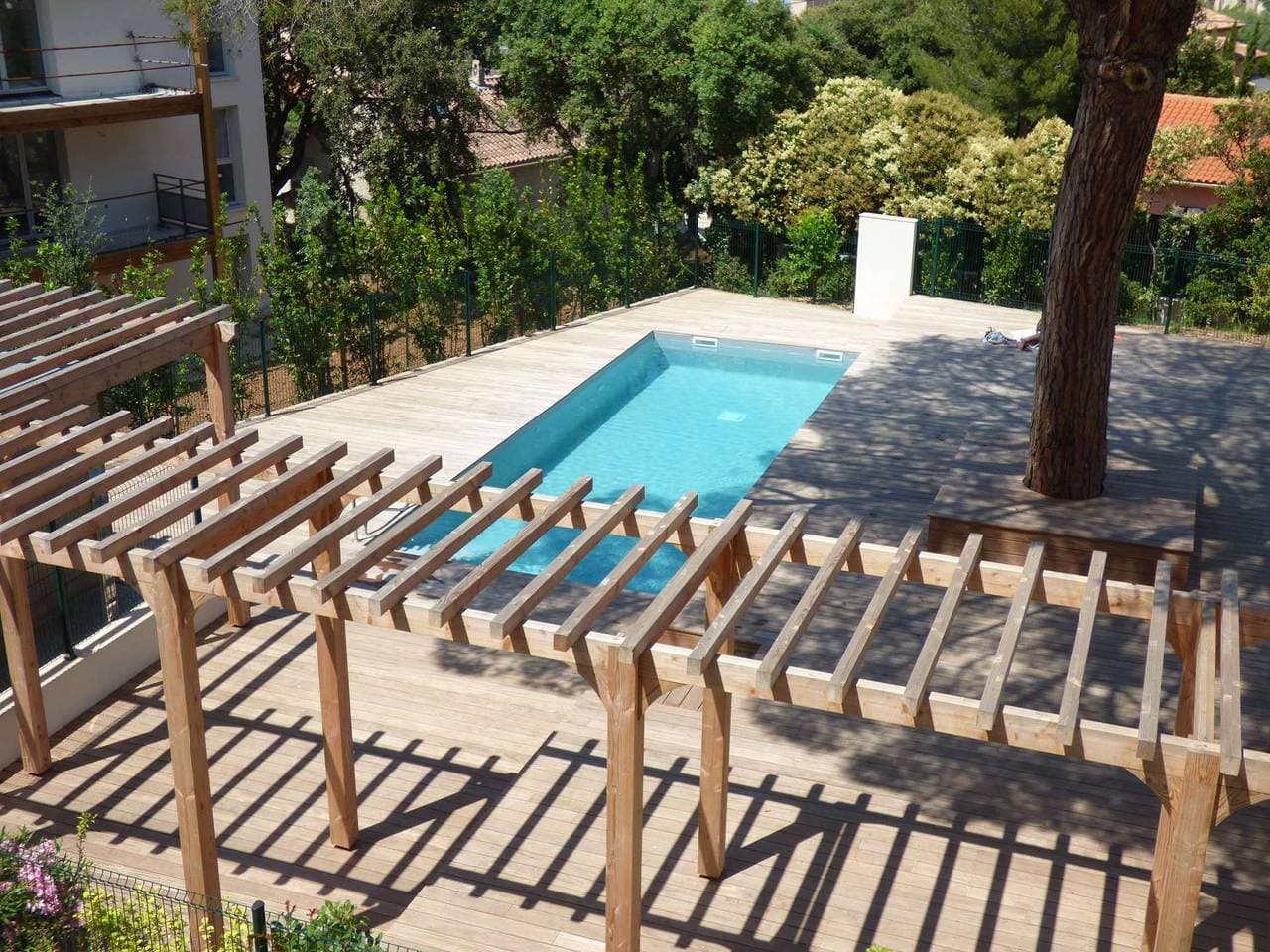 Foto 2 von 16: Modern, Swimmingpool, privater Parkplatz, Klimaanlage, 2 Schlafzimmer
