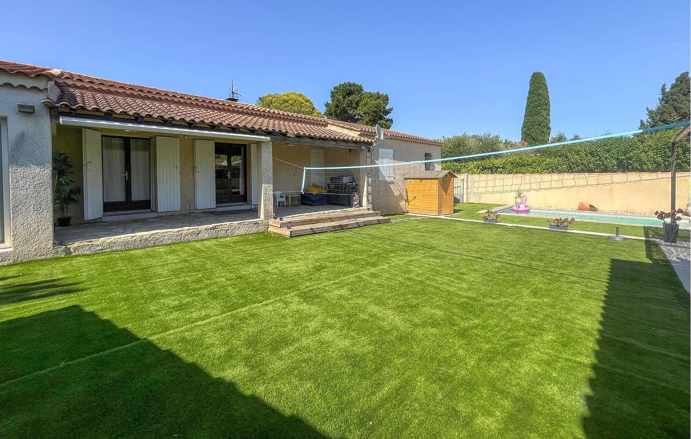 Geräumige Ferienwohnung mit Pool, WLAN und Terrasse in der Nähe von La Casa Pizza 1