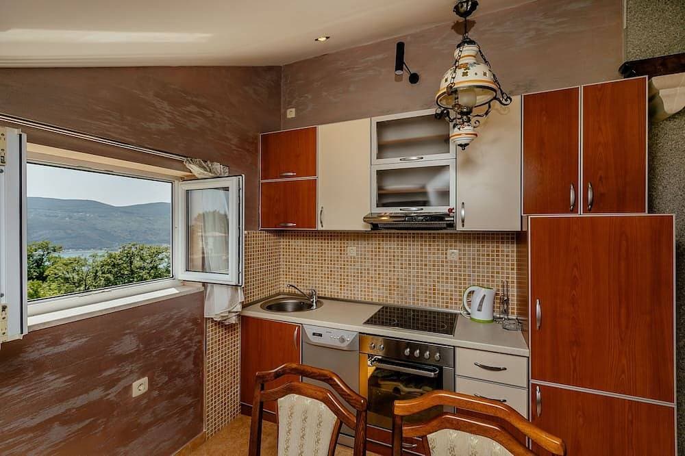 Foto 11 von 30: Beautiful big appartnent for 4 persons in a green environment, bathed in the sun