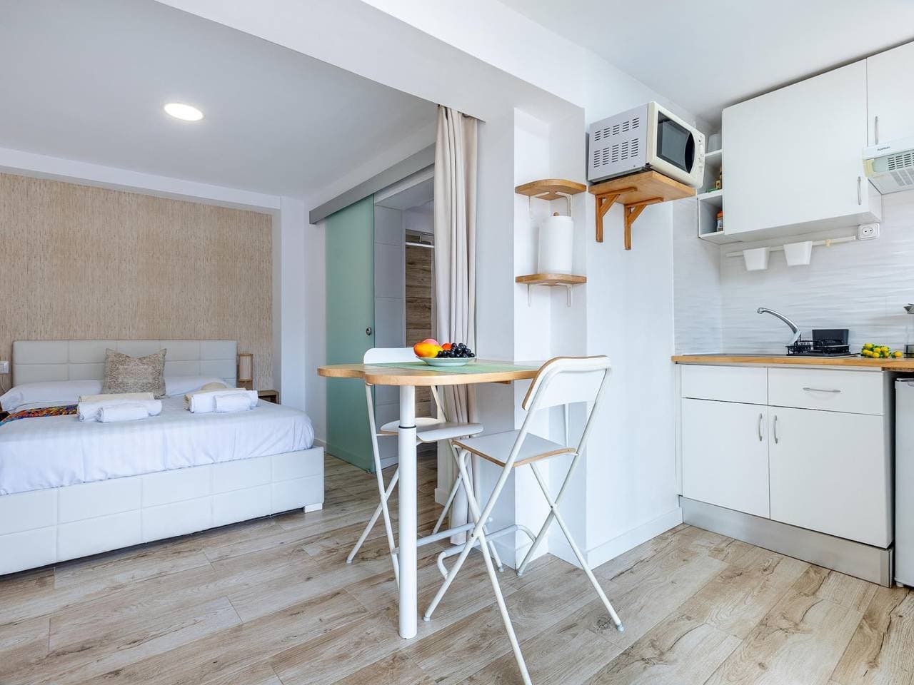Foto 9 von 21: Alcalá B2 – Amazing beach front Studio