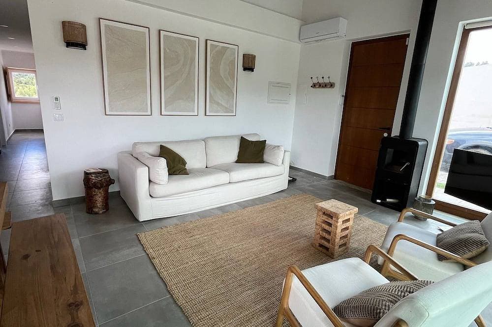 Foto 7 von 30: A Carpinteira Lake House - An authentic Portuguese country house by the lake!