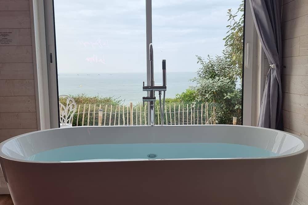 Foto 5 von 21: La Bayeuzen - Cabane Balnéo Panoramic sea view - Normandie Arromanches