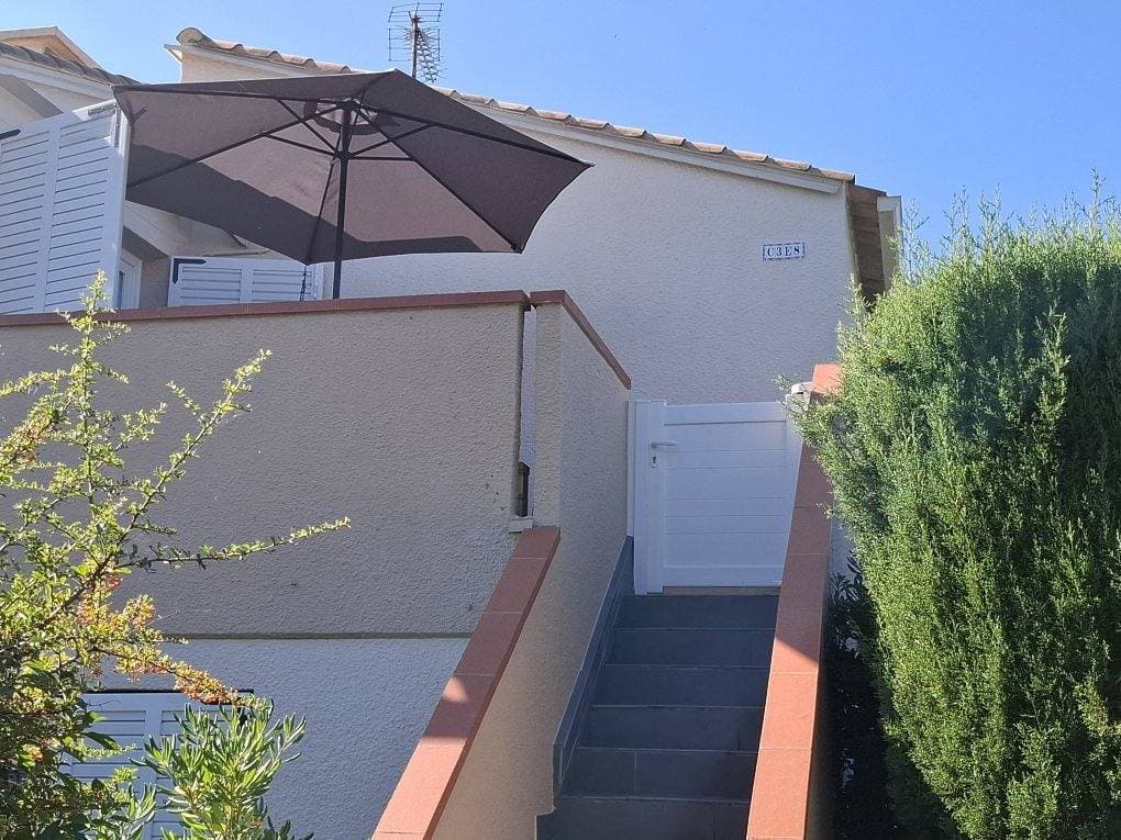 Foto 2 von 32: Ferienwohnung für 4 Personen mit Terrasse
