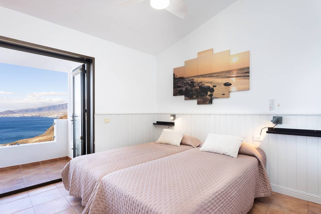 Foto 3 von 63: Ferienwohnung für 6 Personen mit Meerblick