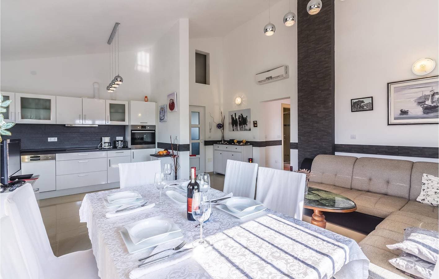 Foto 6 von 37: Gemütliche 1-Zimmer-Wohnung mit Meerblick, WLAN und Parkplatz in Fažana
