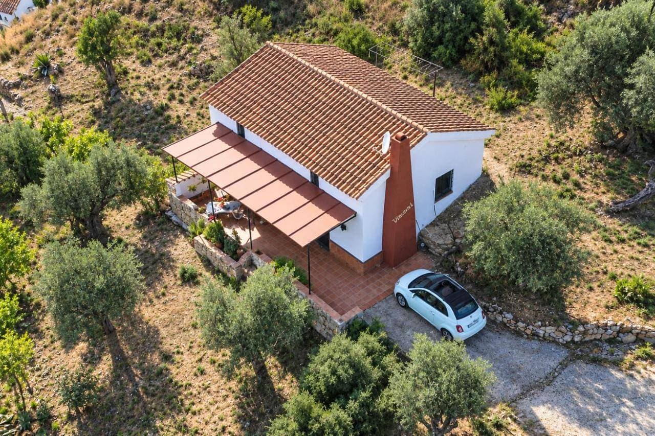Foto 7 von 28: Three-Bedroom House