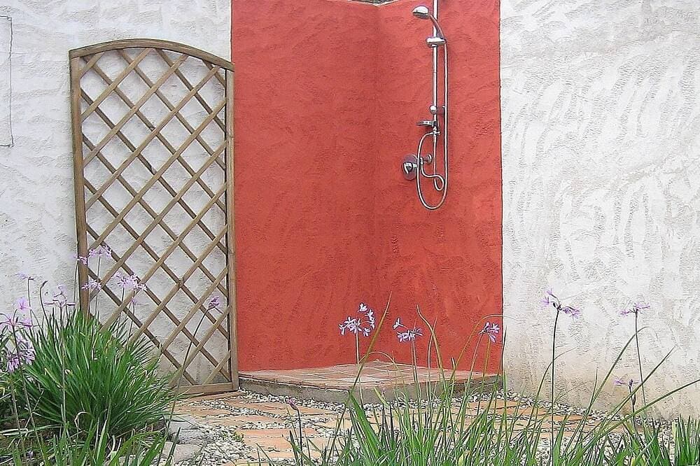 Foto 10 von 27: Charming house with beautiful garden, close to the beach. Free WiFi!