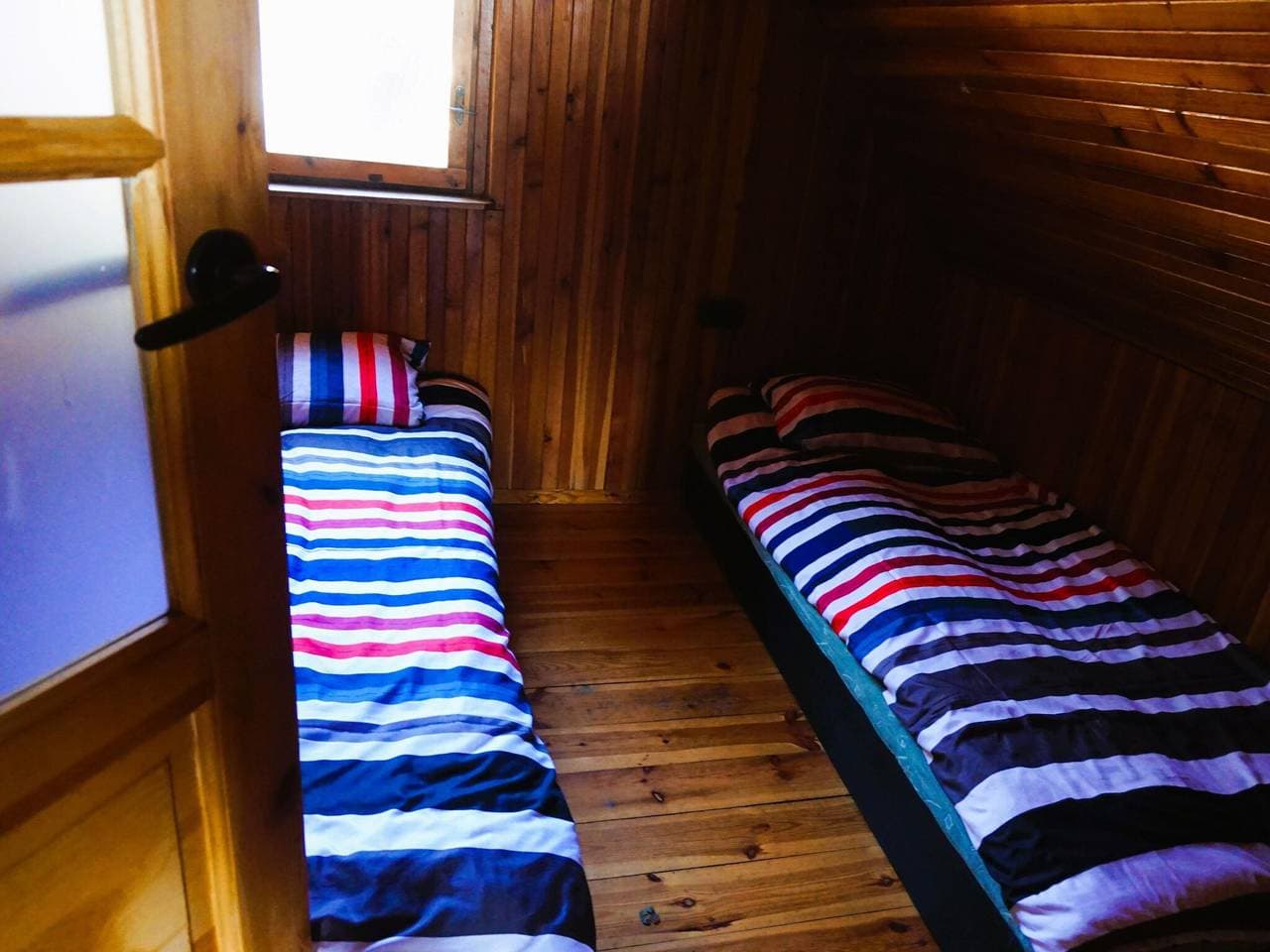 Foto 5 von 31: Holzchalet am Jamno-See nahe Meer